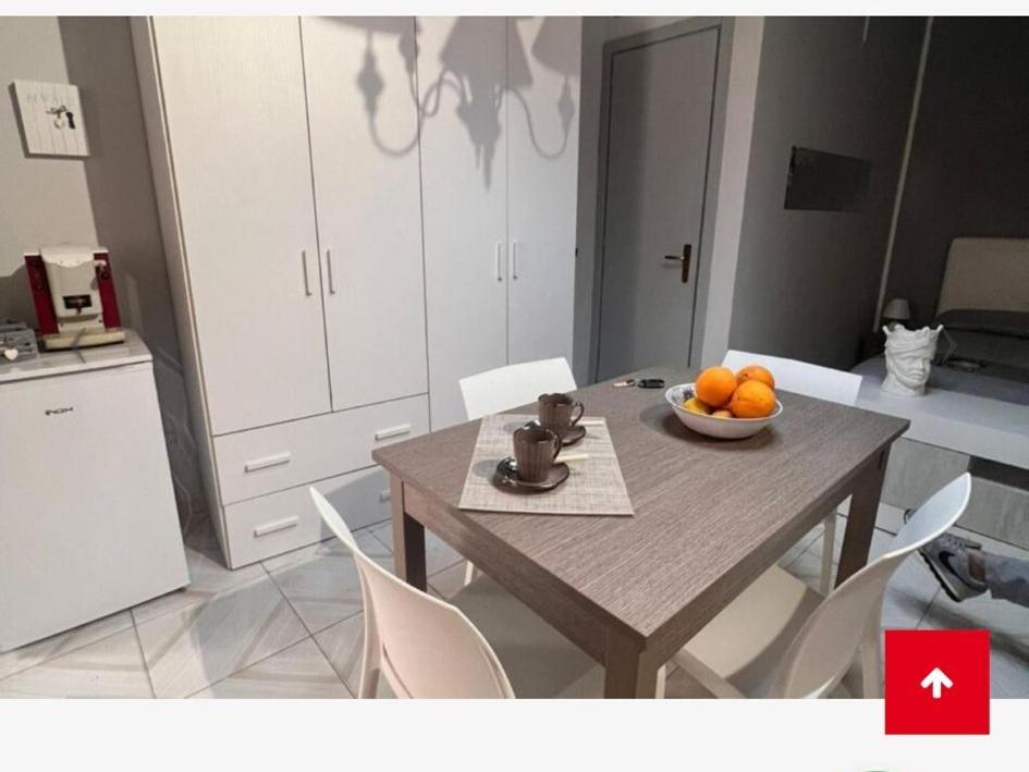 パレルモCasa Vacanze La Rocca 2アパートメント エクステリア 写真