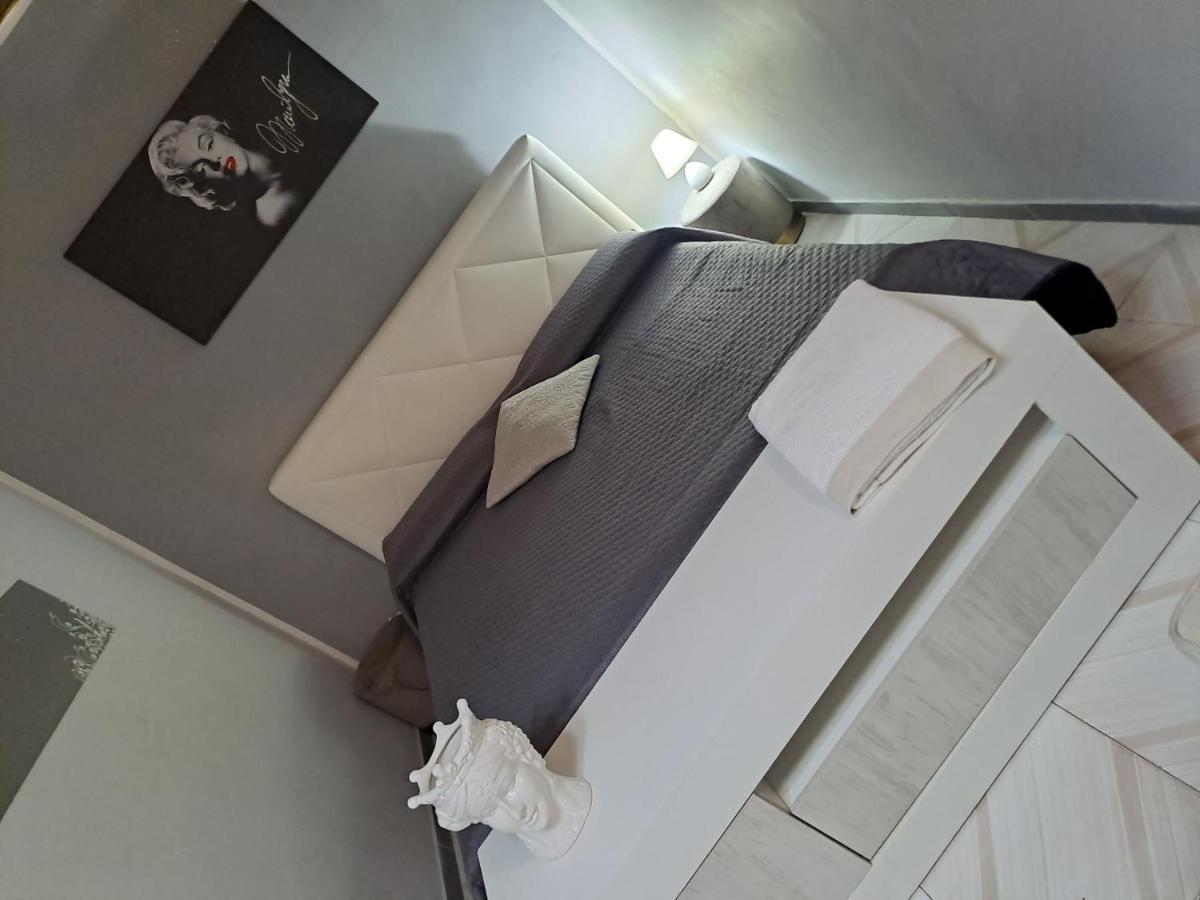 パレルモCasa Vacanze La Rocca 2アパートメント エクステリア 写真